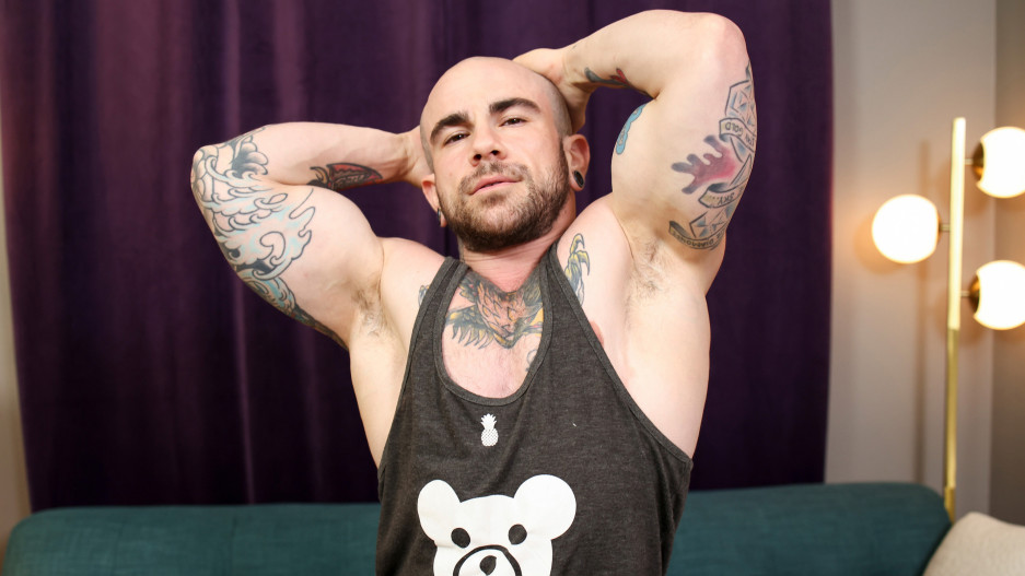 Meet Muscle Daddy Jesse Diamond!